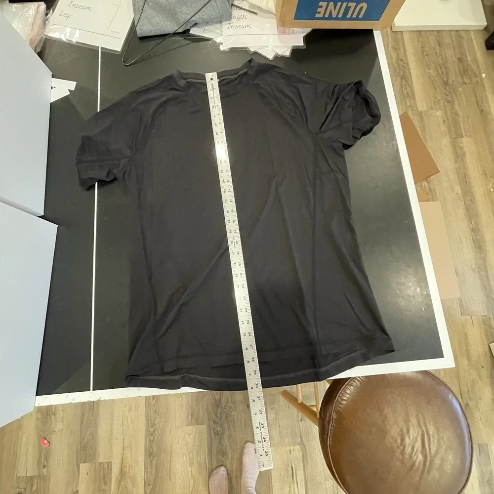 Lululemon Men's Black Short Sleeve Athletic Tee Shirt Run Gym Size L‎ Swift Tech